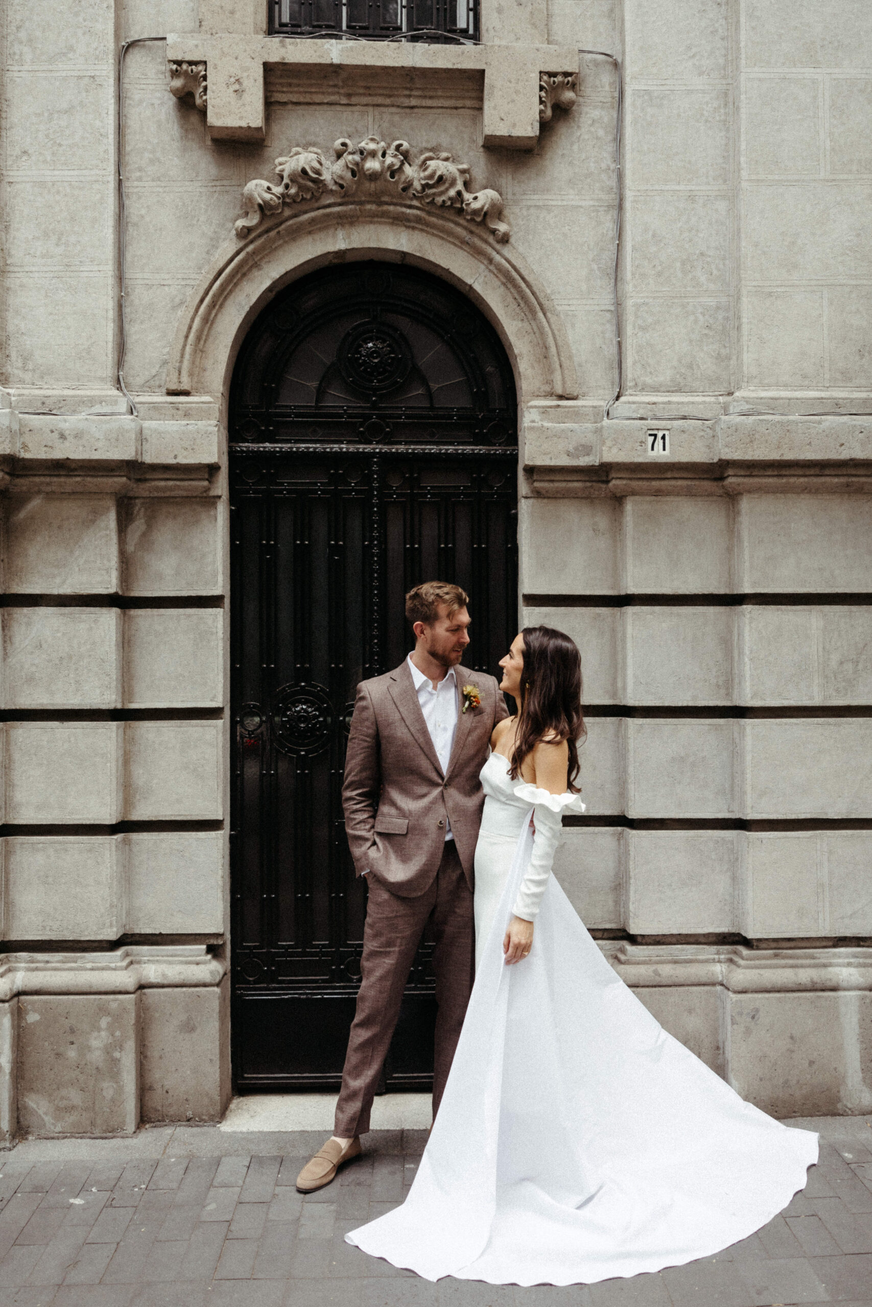 Stunning bride and groom photos with beautiful historic backdrops of Mexico City, Mexico!