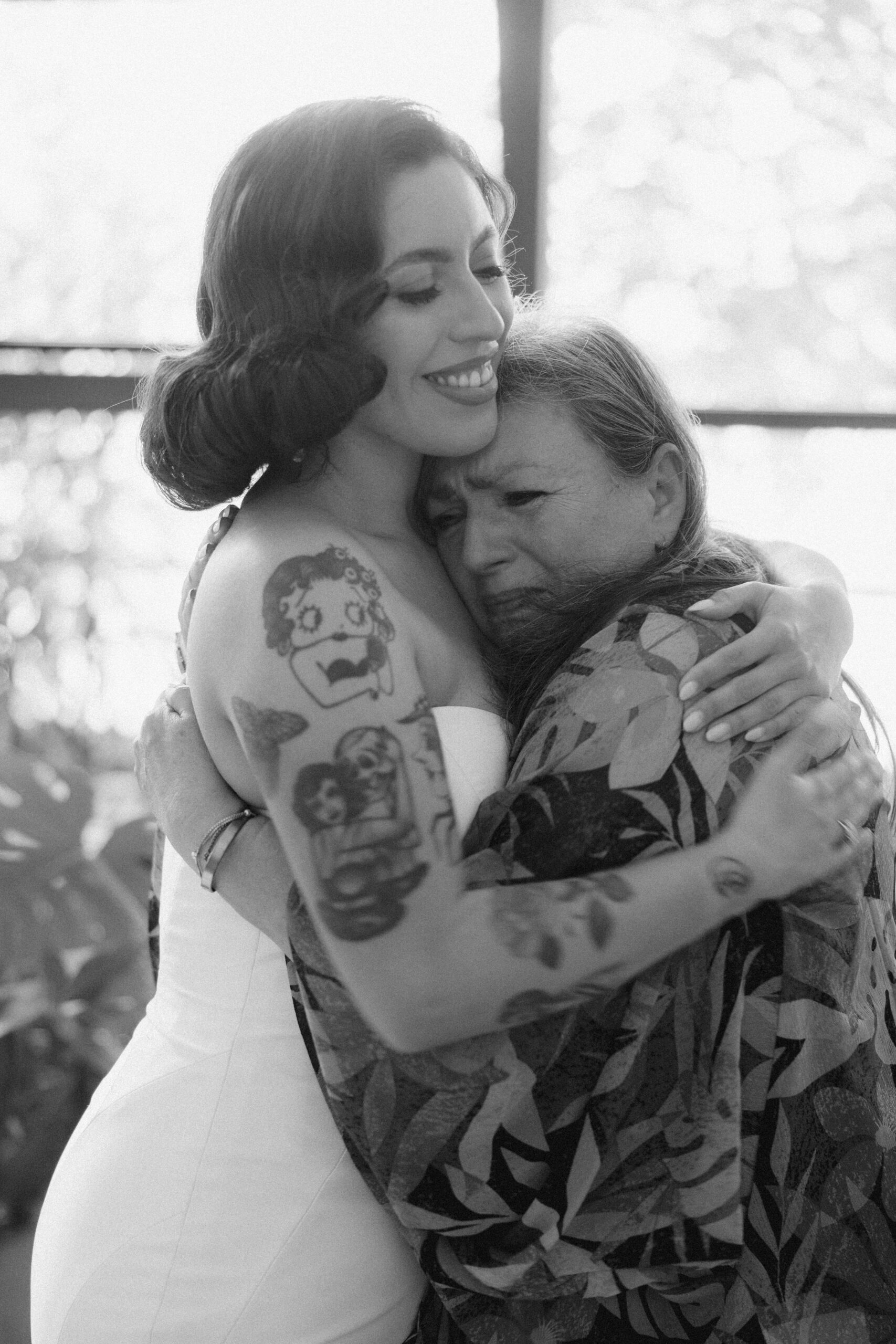 Stunning bride poses with her mom before her Sobremesa Mexico wedding day