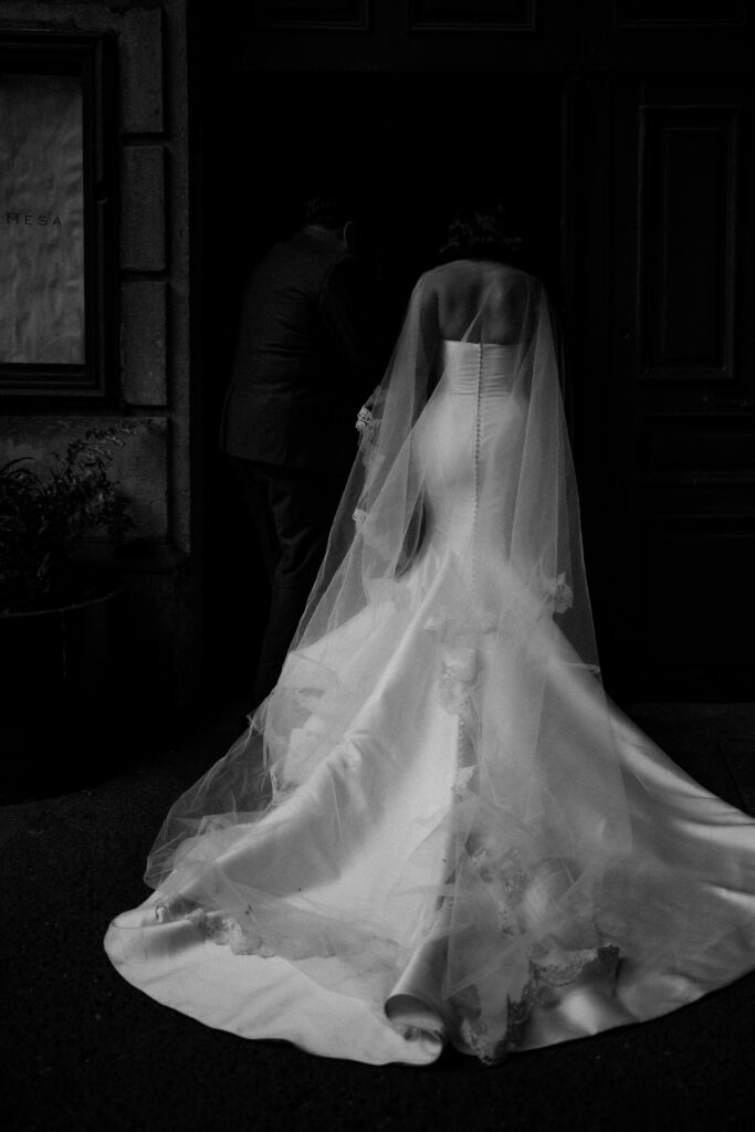 Dreamy black and white shot of a bride before her Sobremesa Mexico wedding