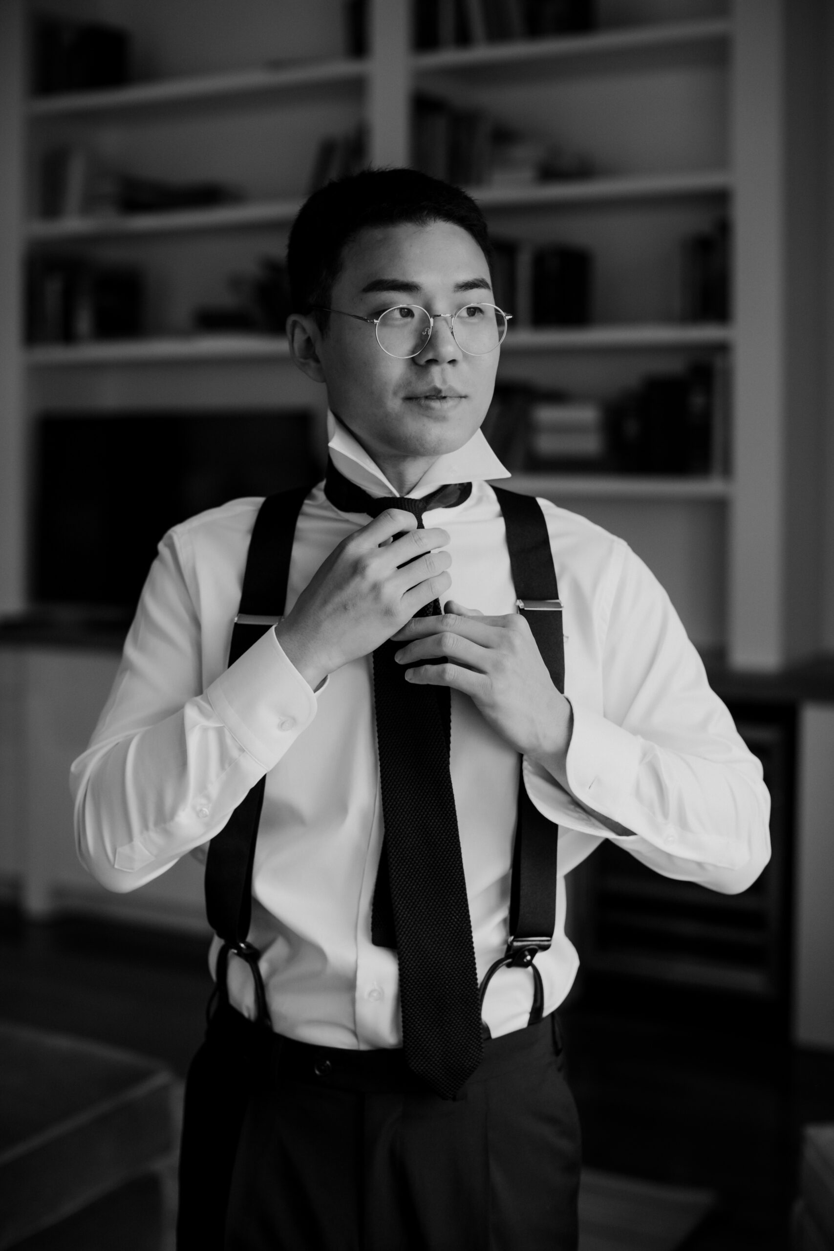 Groom gets ready for his wedding day at his Napa valley vineyard wedding