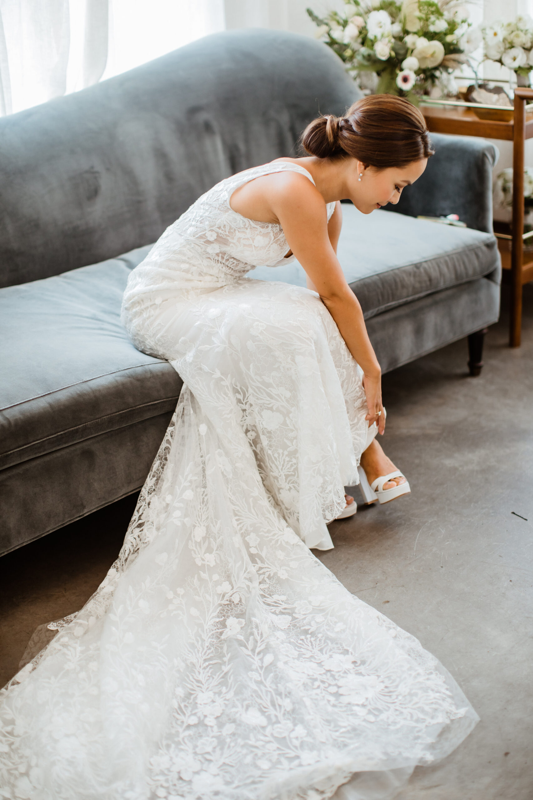 Beautiful bride prepares for her dreamy upstate New York wedding day