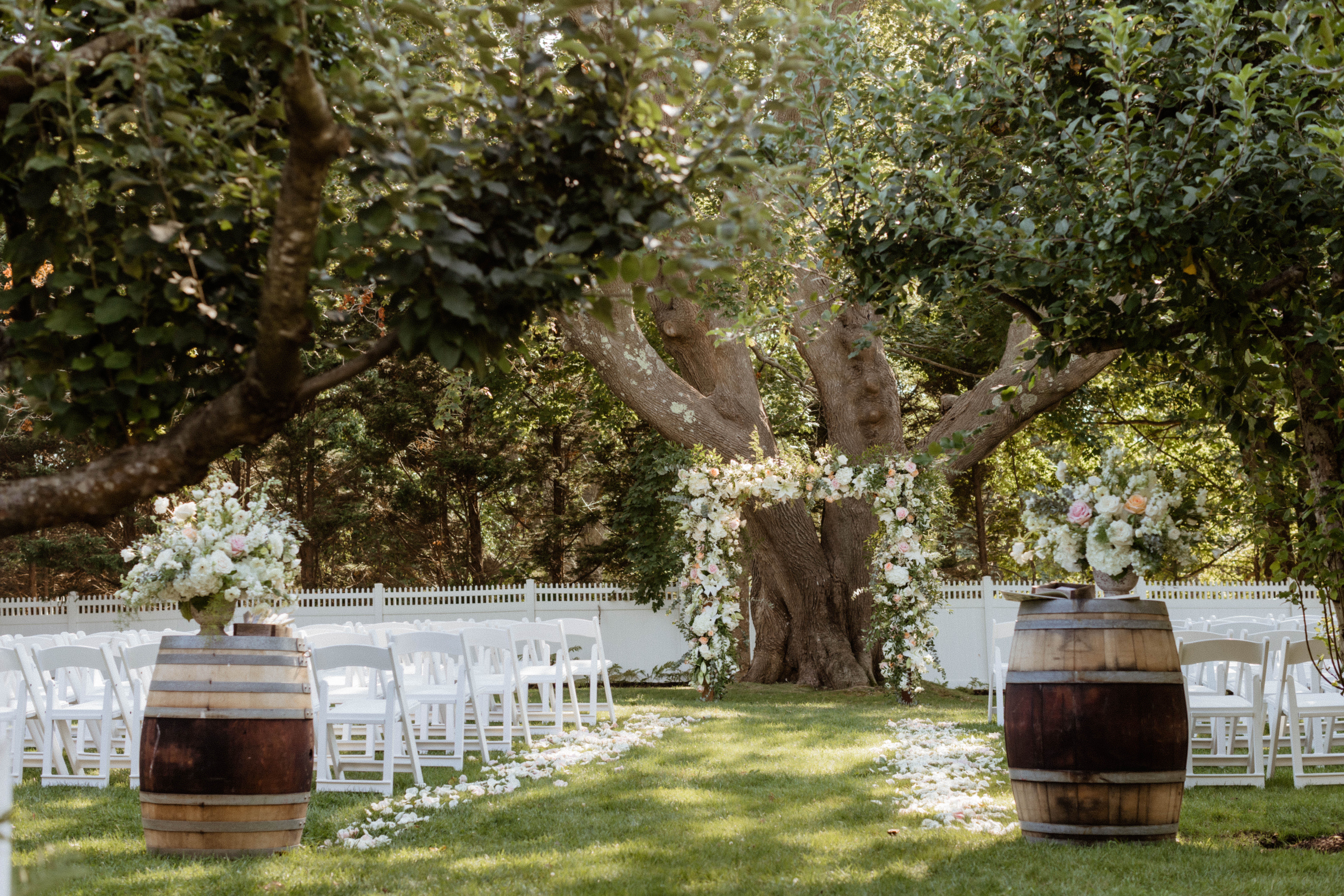 Bedell winery wedding venue sits ready for the stunning wedding day 