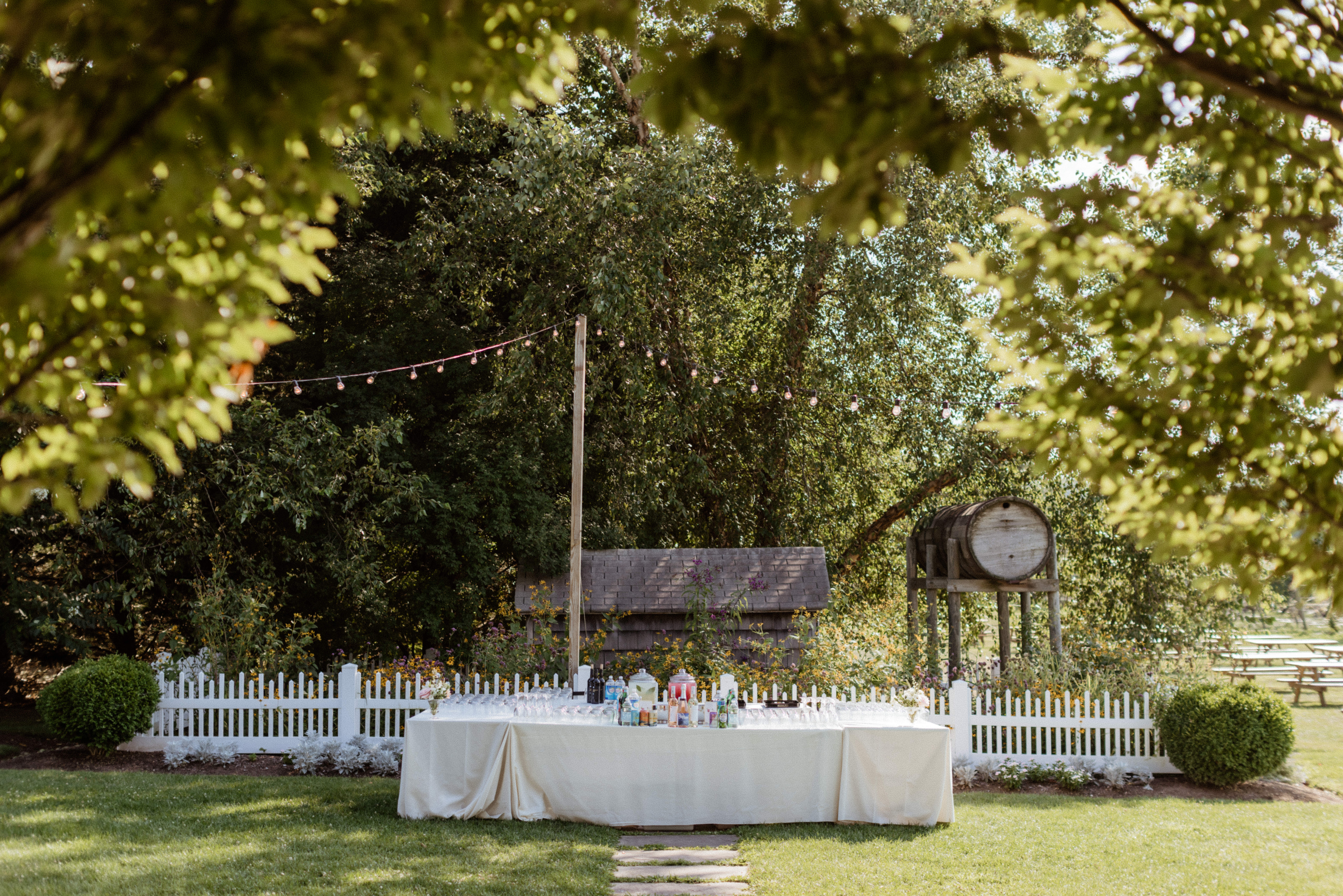 Bedell winery wedding venue sits ready for the stunning wedding day 