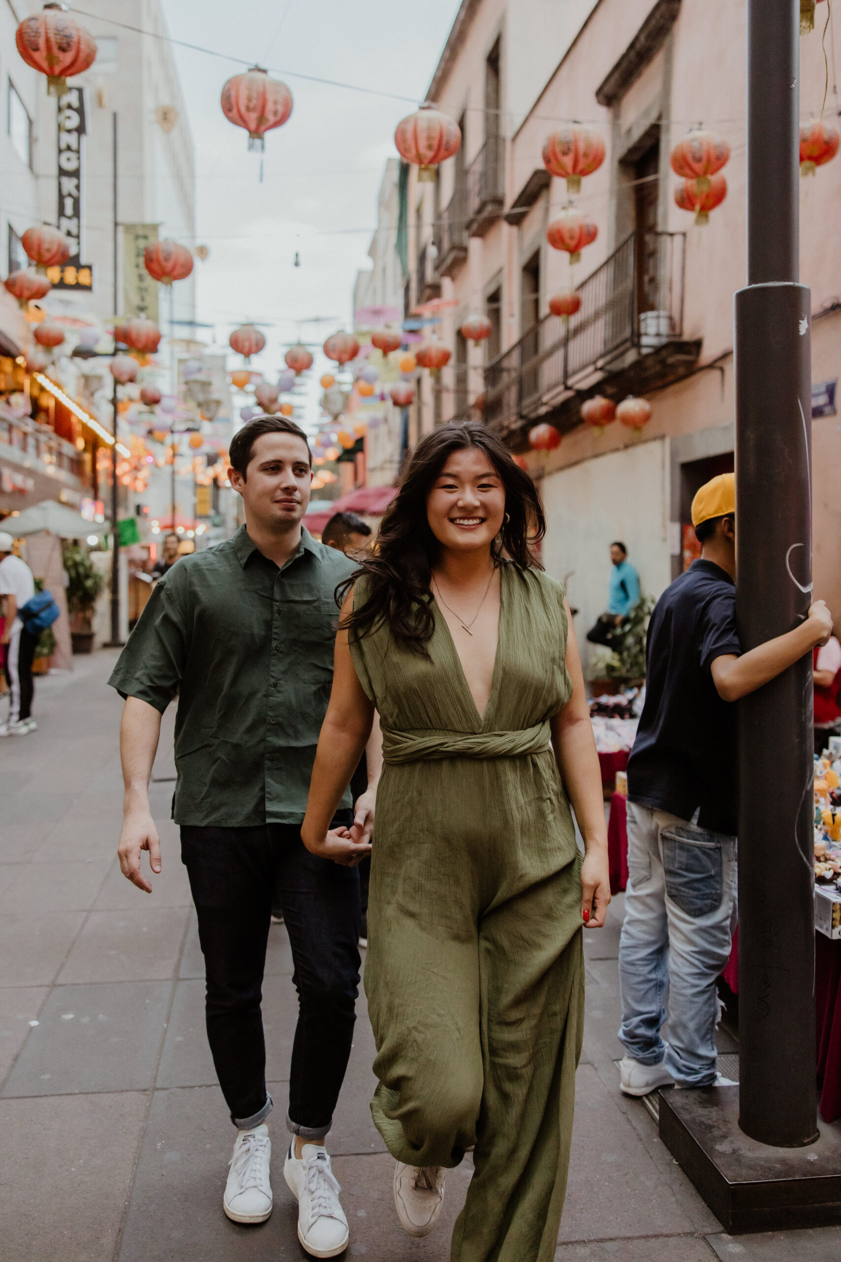 stunning urban engagement session in el centro cdmx