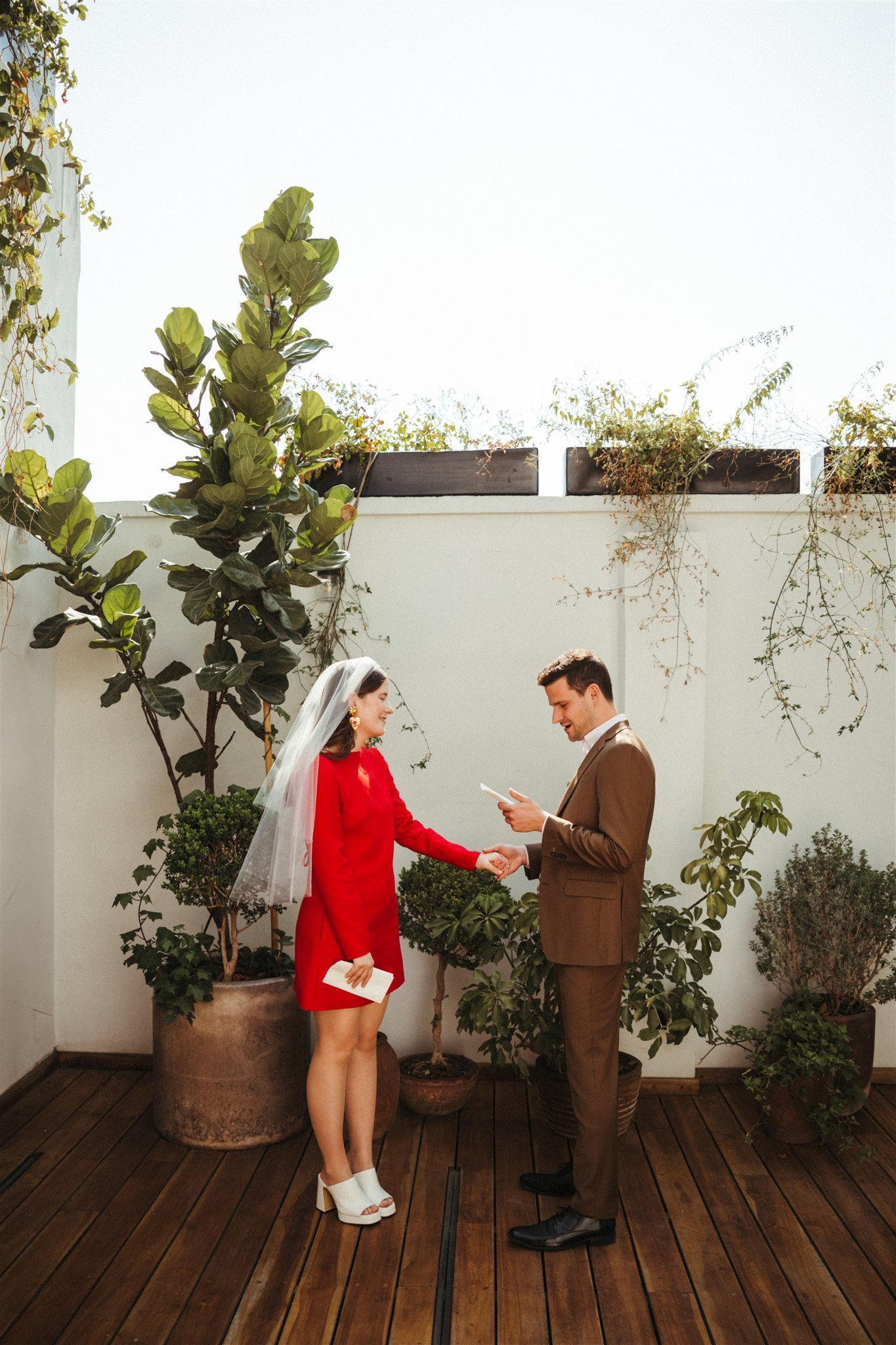 photos of the simple and elegant Mexico city elopement ceremony