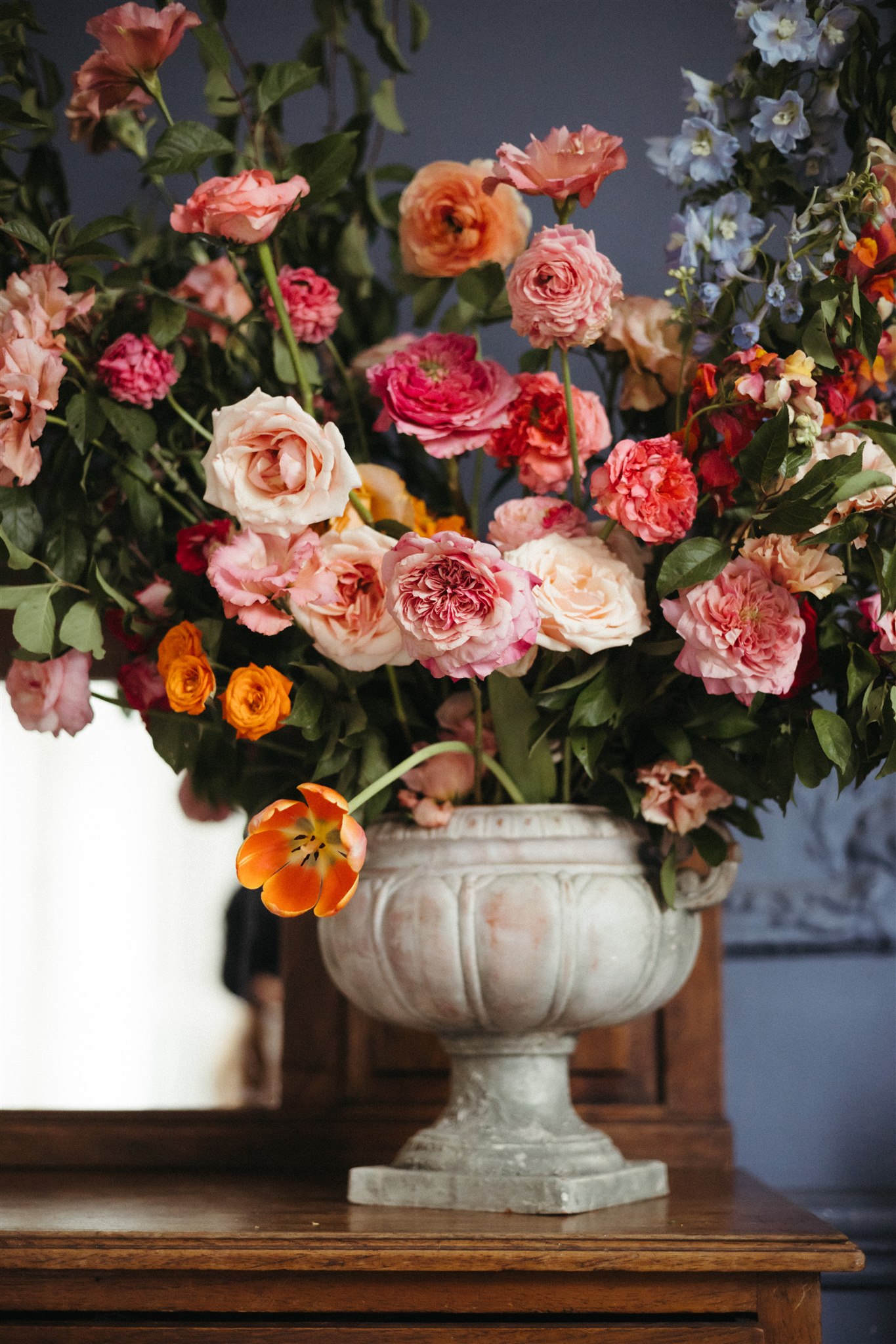 Vibrant floral centerpiece by Floweriize at Sobremesa reception