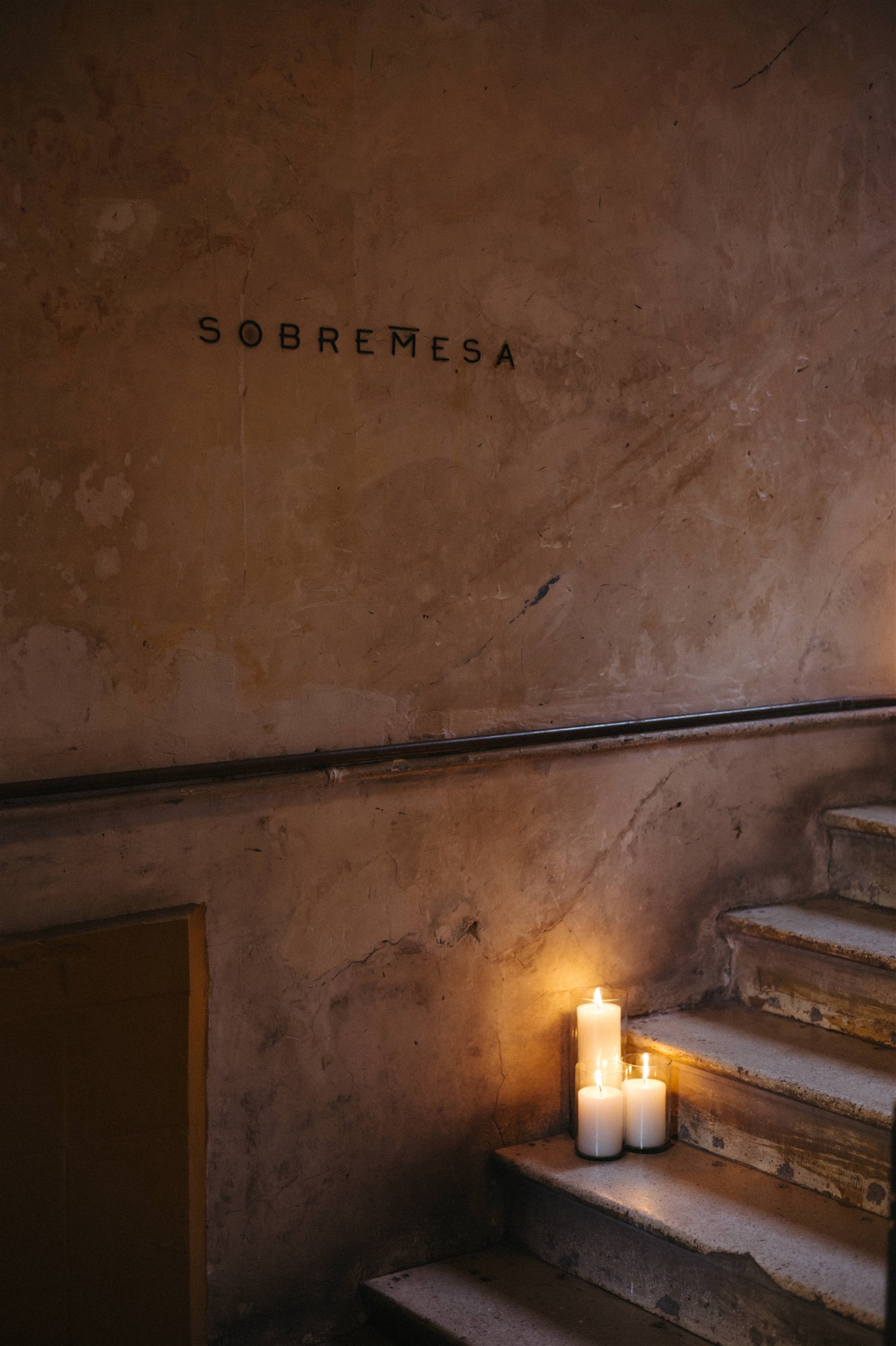 Candlelit reception décor at intimate Mexico City wedding