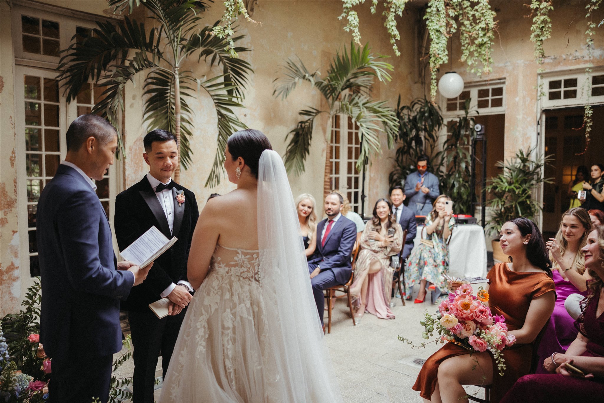 Couple exchanging vows at Sobremesa Mexico City
